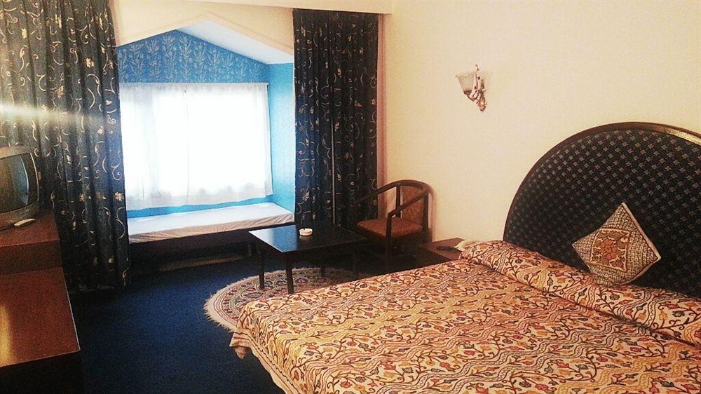 Royal Jardin Whistling Pines Resort Σίμλα Εξωτερικό φωτογραφία