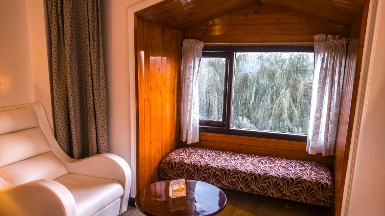 Royal Jardin Whistling Pines Resort Σίμλα Εξωτερικό φωτογραφία